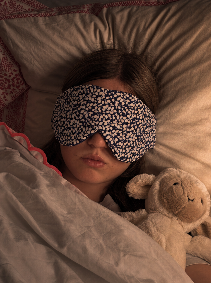 The Elgiva Silk Sleep Mask (Wild Blue)