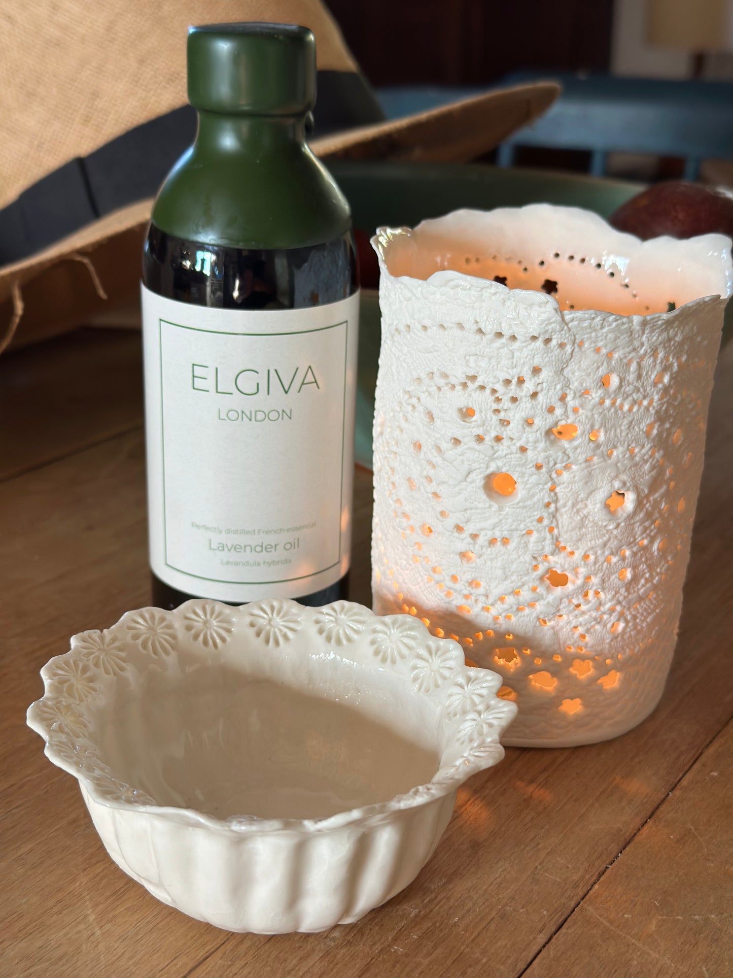 Handmade Porcelain Oil Burner/Decorative Candle Holder