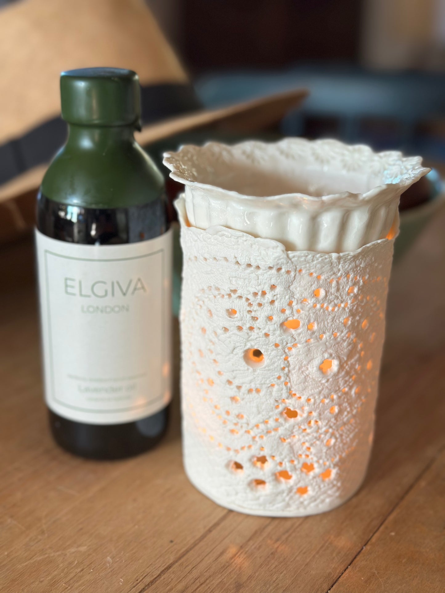 Handmade Porcelain Oil Burner/Decorative Candle Holder