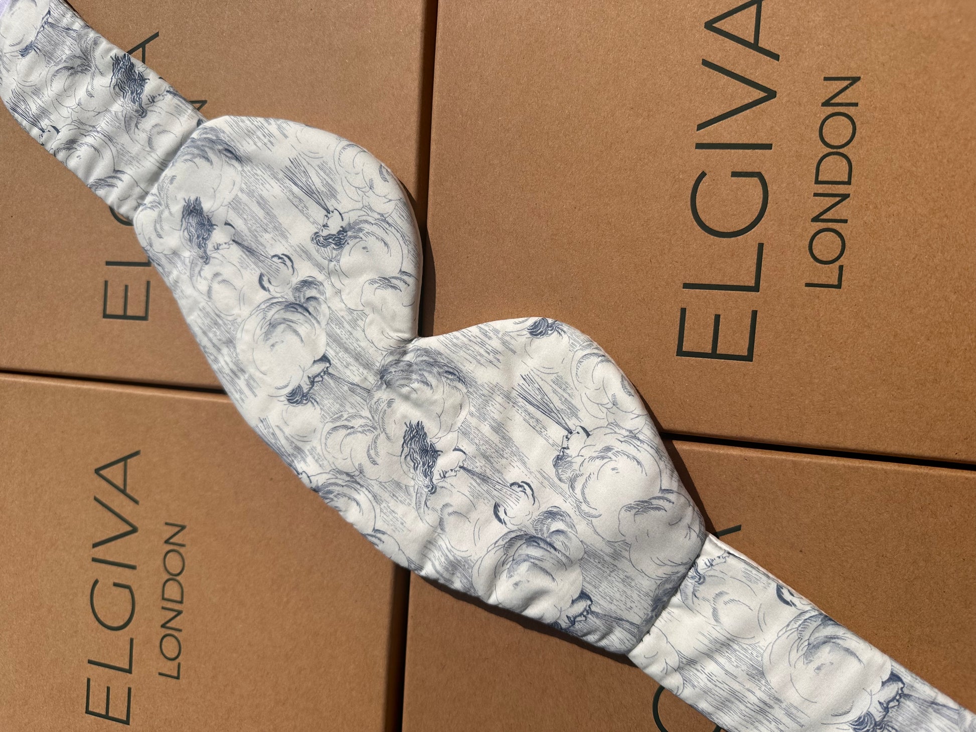 Elgiva sleep mask with Silk satin inner, four layers of thick pure cotton bamboo padding, pure cotton outer
Breathable, outer in LIberty print blue Zephyr
