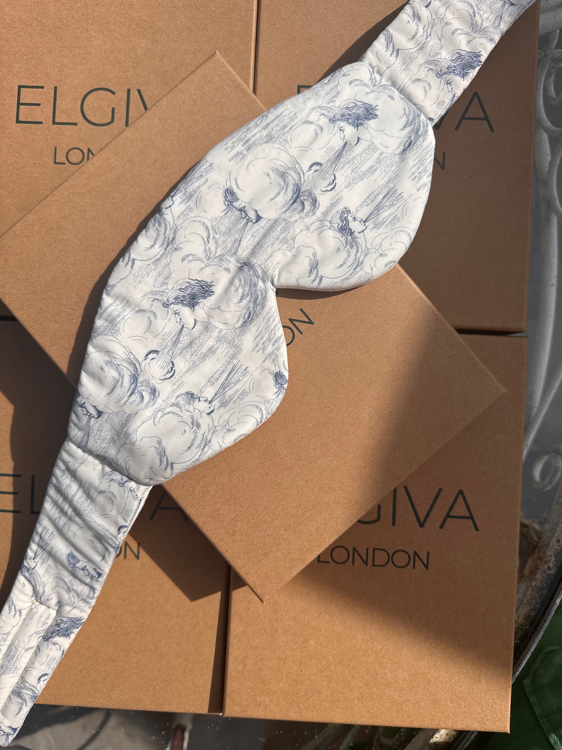 Elgiva sleep mask with Silk satin inner, several layers of thick pure cotton bamboo padding, pure cotton outer
Breathable, outer in LIberty print Zephyr
